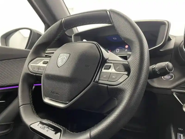 Peugeot 2008 puretech 130 s&amp;s eat8 — photo 29