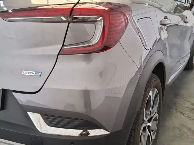 Renault Captur e-tech plug-in 160 - 21 — photo 22
