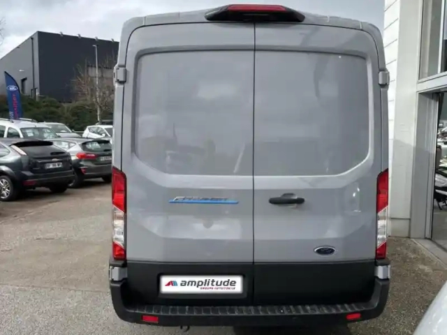Ford Transit 2t fg pe 350 l2h2 135 kw batterie 75/68 kwh trend business — photo 6