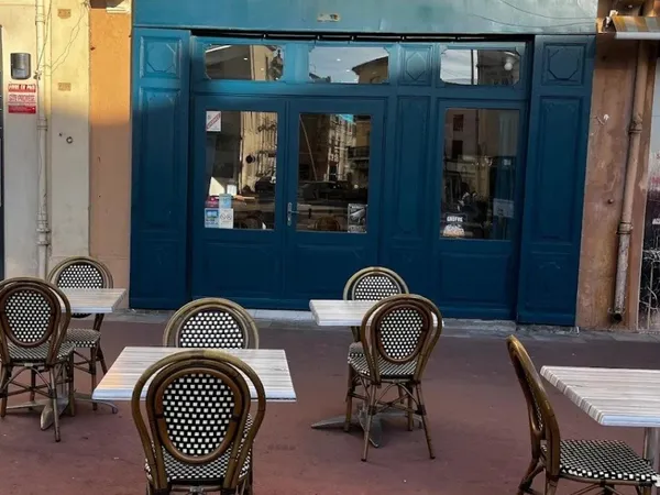 Bar licence IV, quartier Pyrénnées