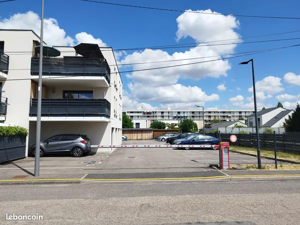Place de parking résidence sécurisée