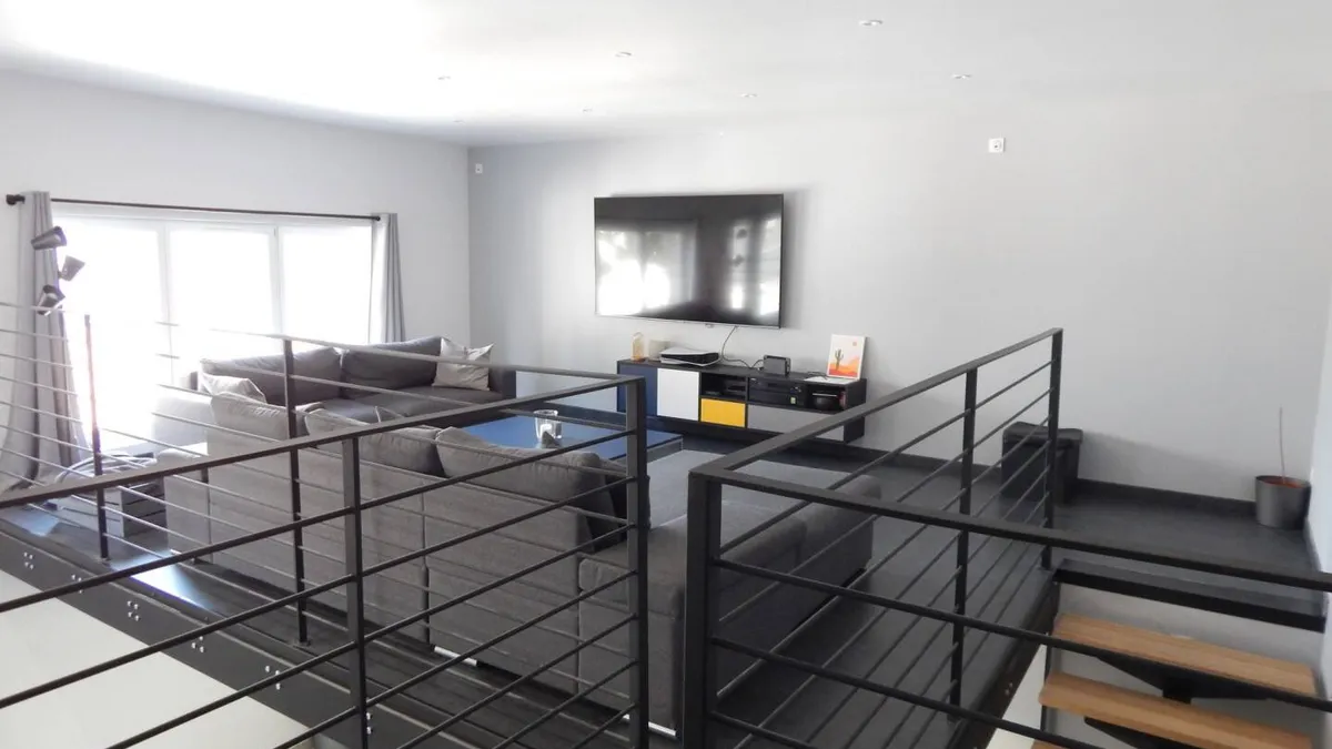 Photo 8