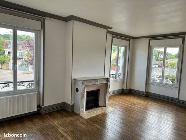 Proche gare à Chierry grand appartement lumineux