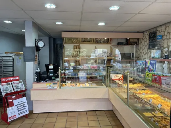 Murs commerciaux Le Teil