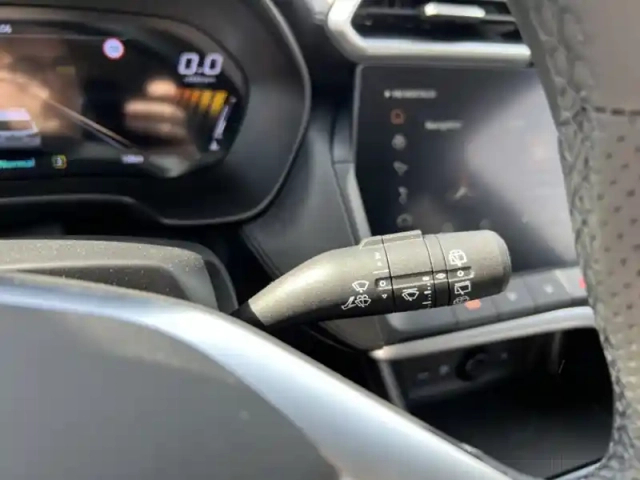 Mg Zs 1.5l 197ch hybrid+ luxury — photo 19