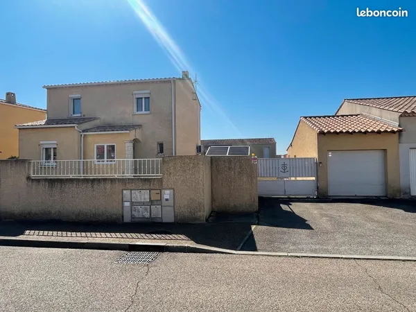 VILLA AVEC PISCINE 100m2