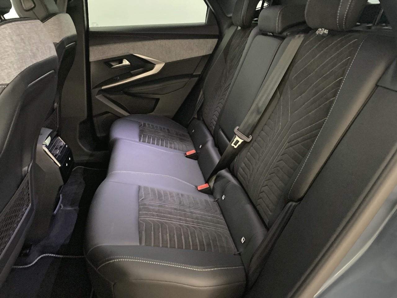 Peugeot 3008 hybrid 145 e-dcs6 gt — photo 10