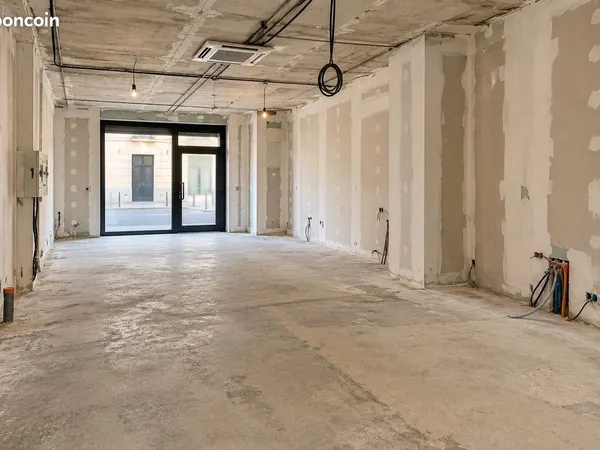 Local commercial 90 m² LE PLESSIS TREVISE