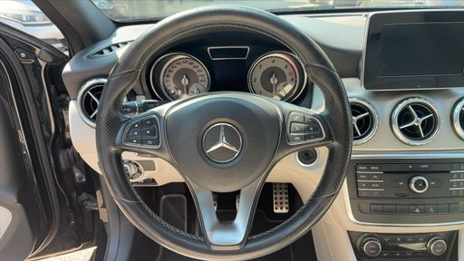Mercedes Classe GLA 180 d 109 - Sensation – 2016 – 141000 km – Diesel – Boîte Manuelle — photo 28