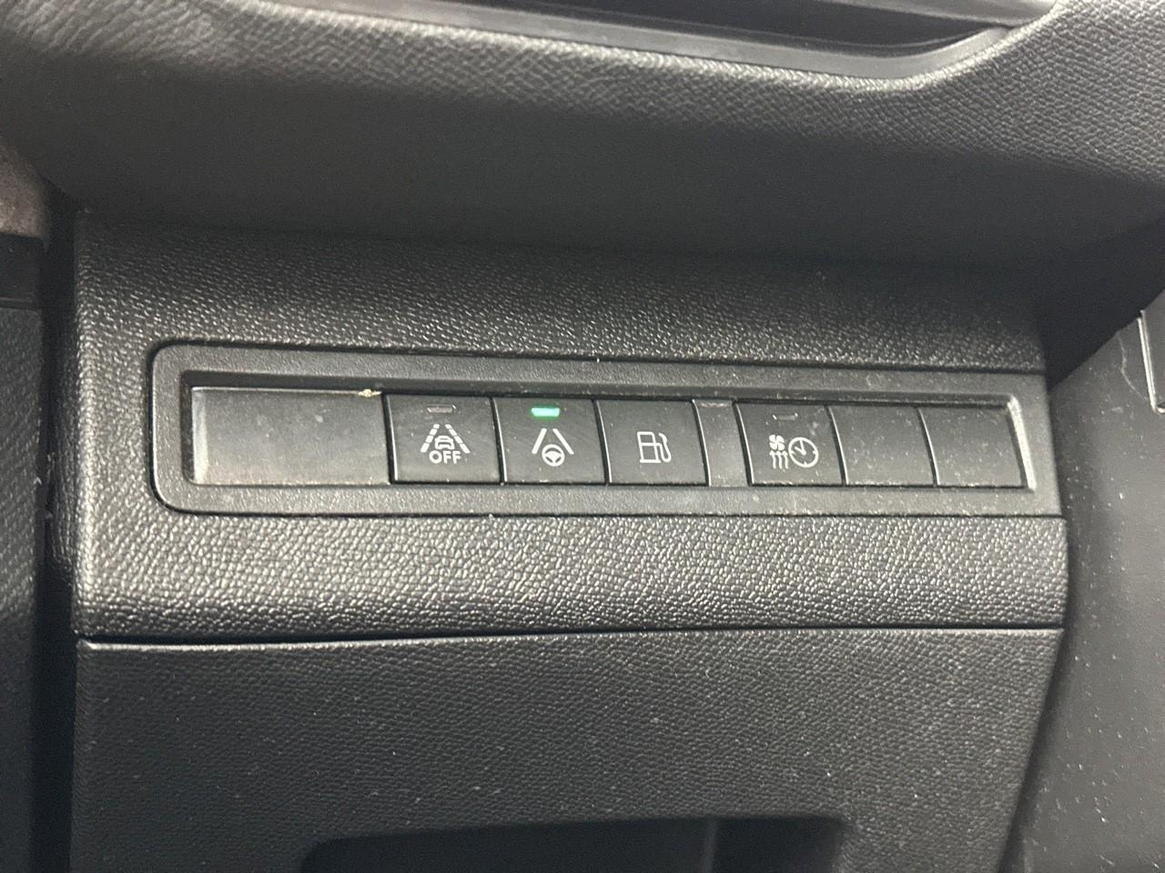 Peugeot 3008 hybrid 225 e-eat8 gt — photo 17