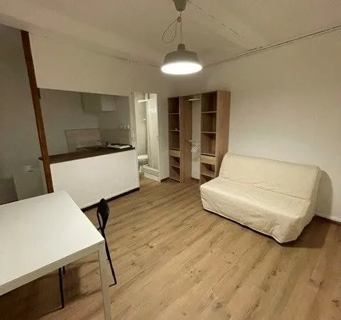 Studio 1 pièce 17 m²