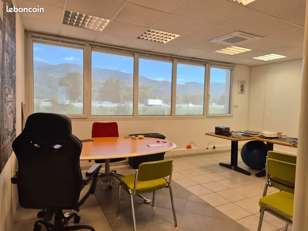 Bureau 24 m² à louer