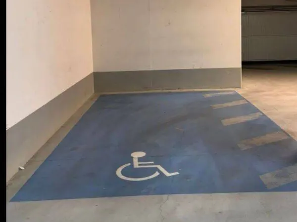 Parking 15 m²