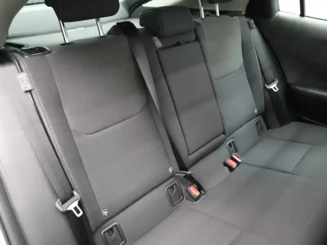 Toyota Prius hybride rechargeable 223ch design phev 2.0l — photo 15