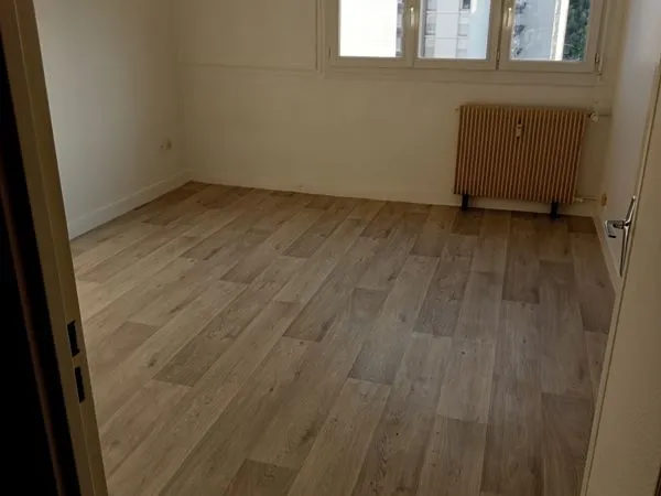 Saran f1 34 m2 cuisine separee