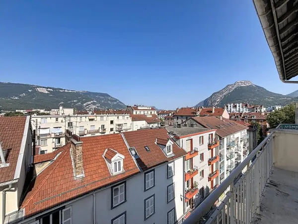 GRENOBLE MUTUALISTE - T1 BIS DE 37,20 M² AVEC BALCON ET VUE D