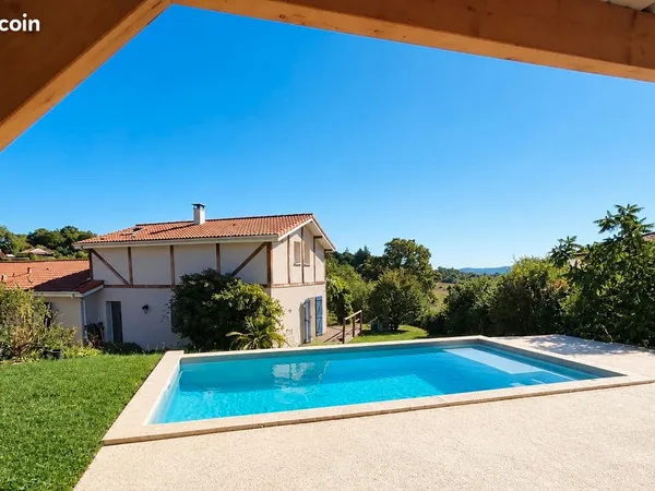 Maison 144m2, DPE B, vue dégagée, piscine, garage