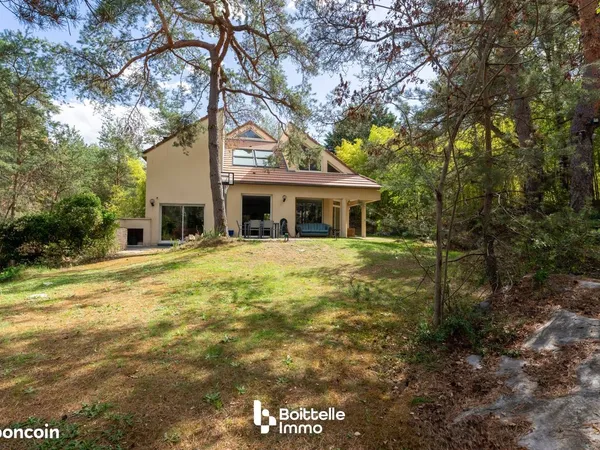 Maison 12 pièces 310 m²