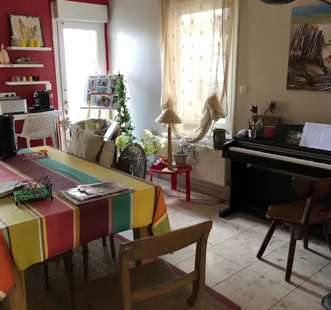 Loue chambre en colocation dans maison