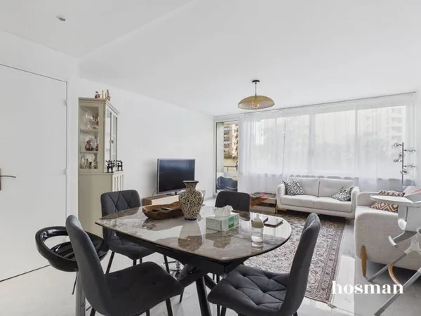 Appartement entièrement rénové - T3 - 64 m2 - Lumineux et calme sur jardin avec balcon et parking - 
