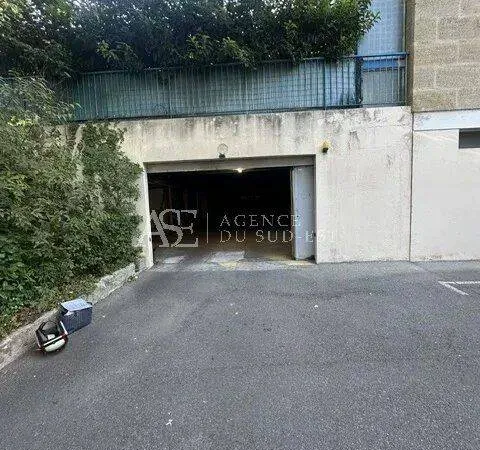 Parking/Garage/Box