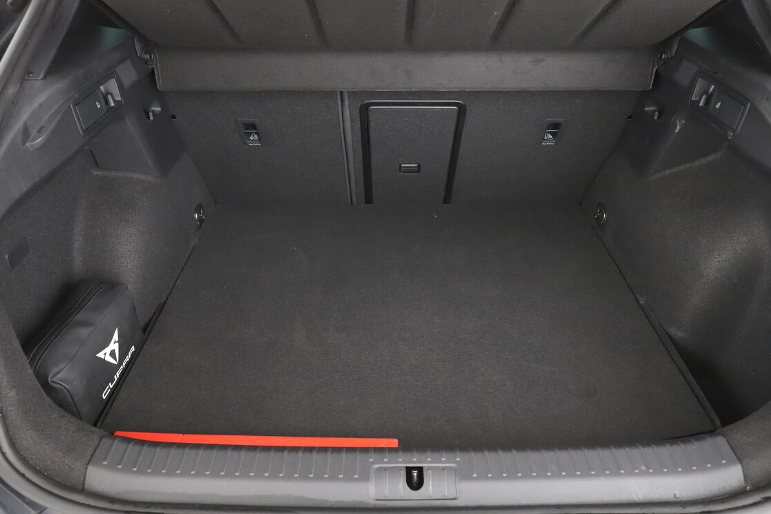 Cupra Formentor 1.4 e-HYBRID VZ DSG6 — photo 16