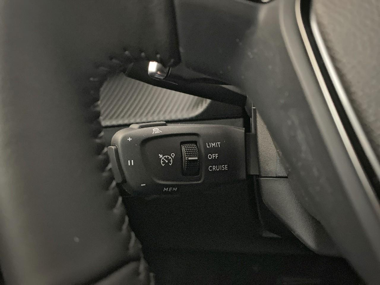 Peugeot 2008 hybrid 145 ch e-dcs6 allure — photo 20
