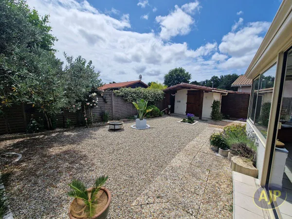 Maison de plain-pied 6 pièces 186 m²