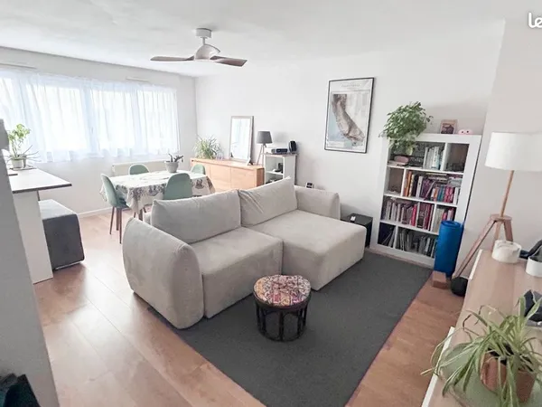 VENTE appartement T3 rénové 60m² + parking - Gerland/Jean Jaurès - 279 000 euros