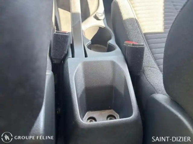 Peugeot 208 1.2 puretech 75ch s&amp;s style — photo 13