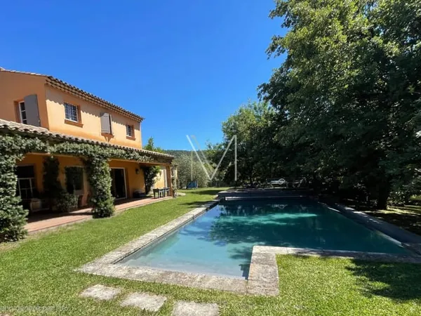 MAISON DE FAMILLE AU CALME SUR GRAND TERRAIN ARBORE AVEC PIS