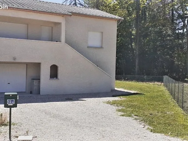 Maison 90 m2 - 4 pieces + 100 m2 garage / sous-sol