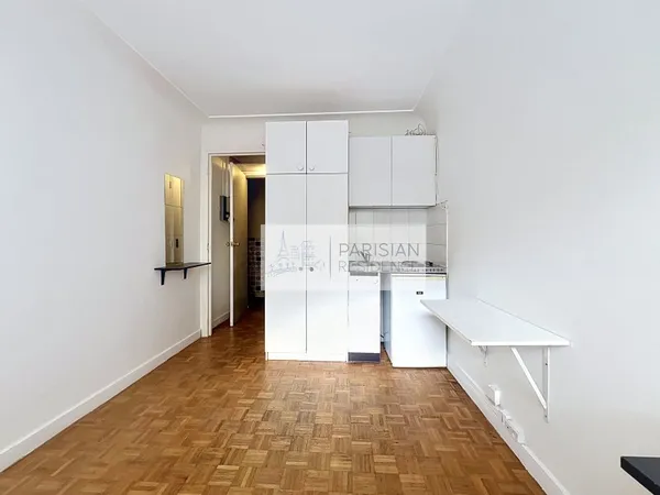 Vends studio à rafraîchir - 13m²