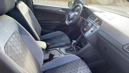 Volkswagen Tiguan 2.0 TDI 150 DSG7 - R-Line Exclusive – 2024 – 33340 km – Diesel – Boîte Automatique — photo 17