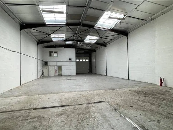 Local d'activité 389 m²