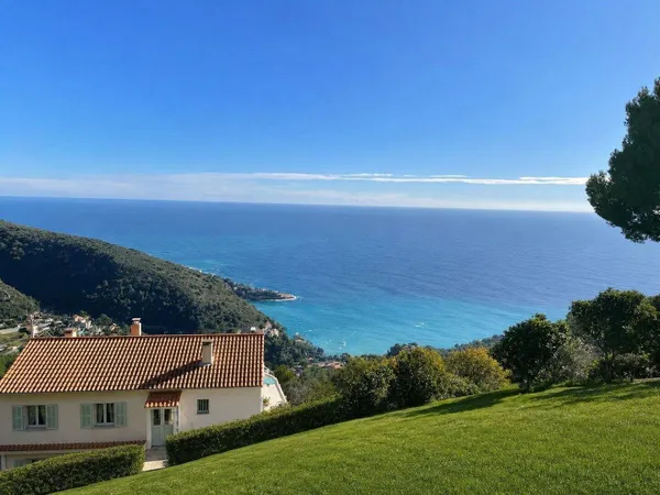 Villa 5 pièces 237 m²