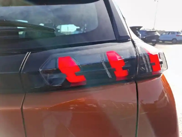 Peugeot 2008 puretech 100 s&amp;s bvm6 — photo 69