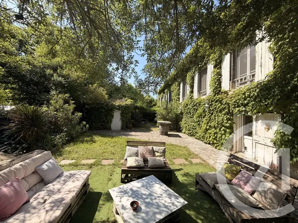 Maison 10 pièces 342 m²