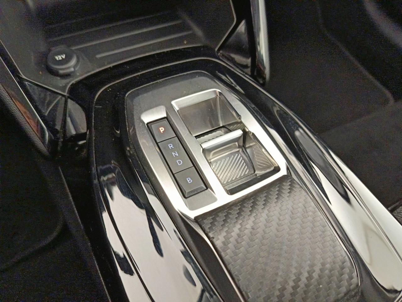 Peugeot 208 electrique 50 kwh 136ch style — photo 29