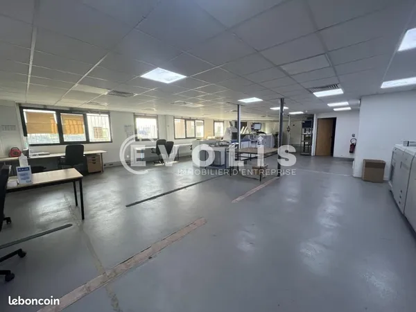 Local d'activité 965 m²