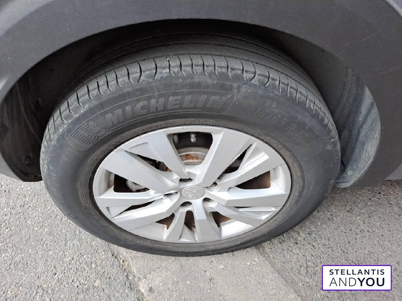 Peugeot 3008 puretech 130ch s&s bvm6 style — photo 8
