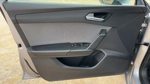 Seat Leon 1.0 TSI 110 - Business – 2022 – 63971 km – Essence – Boîte Manuelle — photo 26