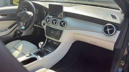 Mercedes Classe GLA 180 d 109 - Sensation – 2016 – 141000 km – Diesel – Boîte Manuelle — photo 14