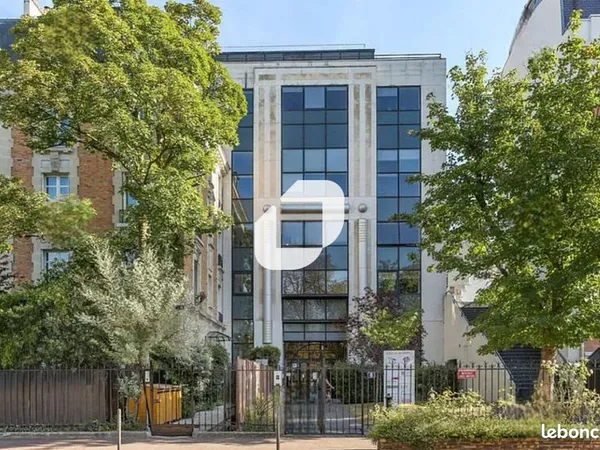 Bureaux 3 859 m²