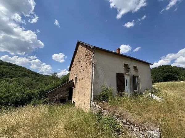 Maison de pierre à réinventer au coeur du Morvan