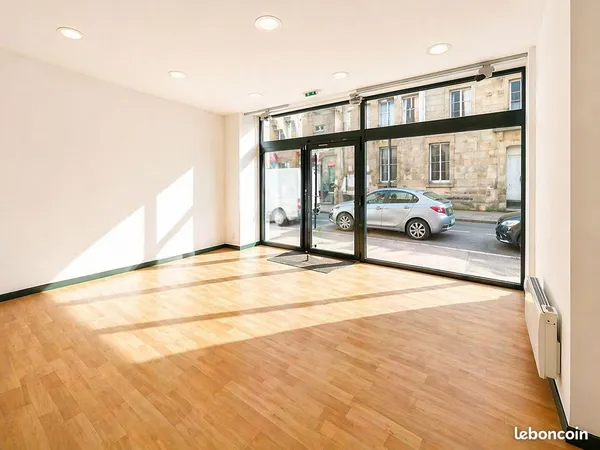 Local commercial 32 m² LEVALLOIS PERRET