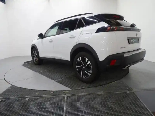Peugeot 2008 1.2 puretech 130ch s&amp;s allure — photo 8