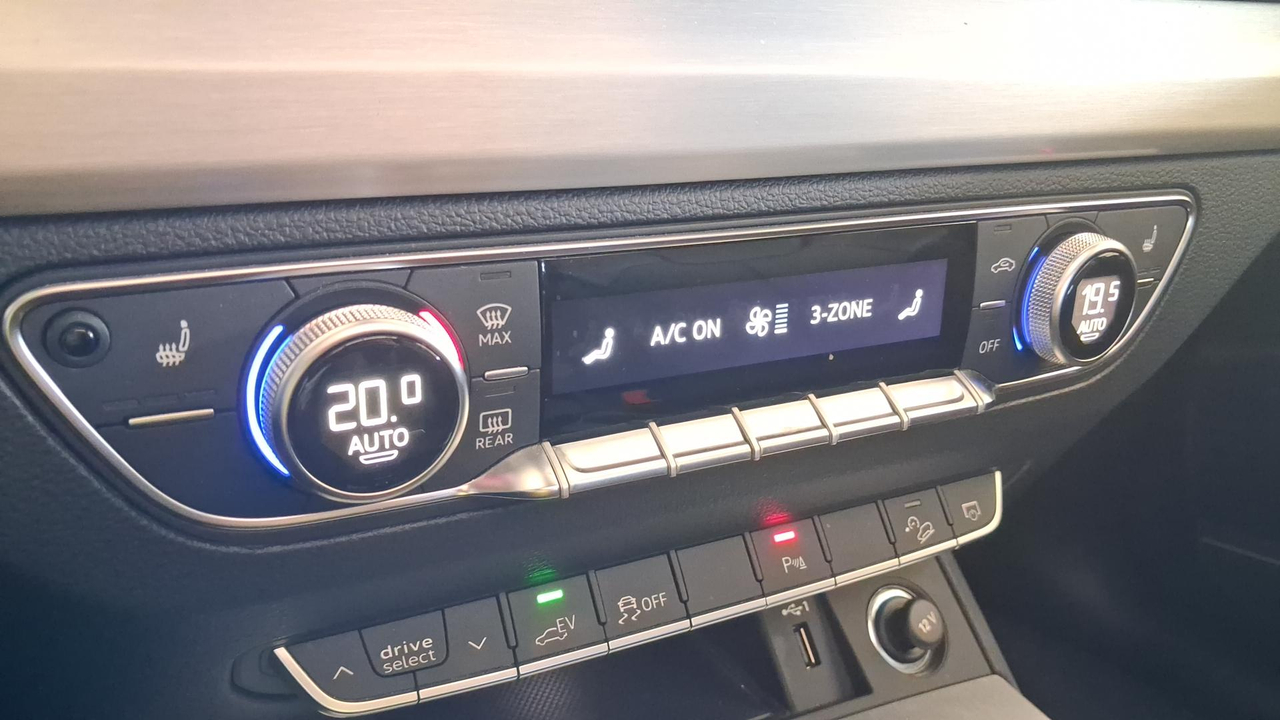Audi Q5 55 TFSIe 367 S tronic 7 Quattro — photo 29