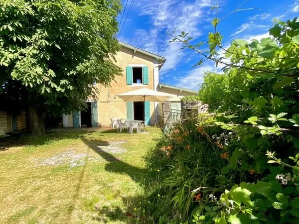 Opportunité : Maison, 85 m2, avec grand potentiel à deux mi