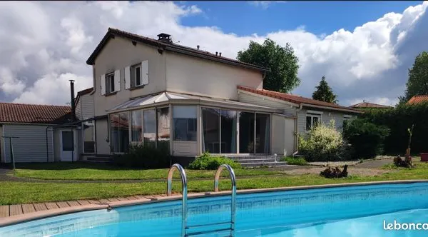 Maison 130 m² - 3 chambres - Grand terrain plat + piscine + double garage